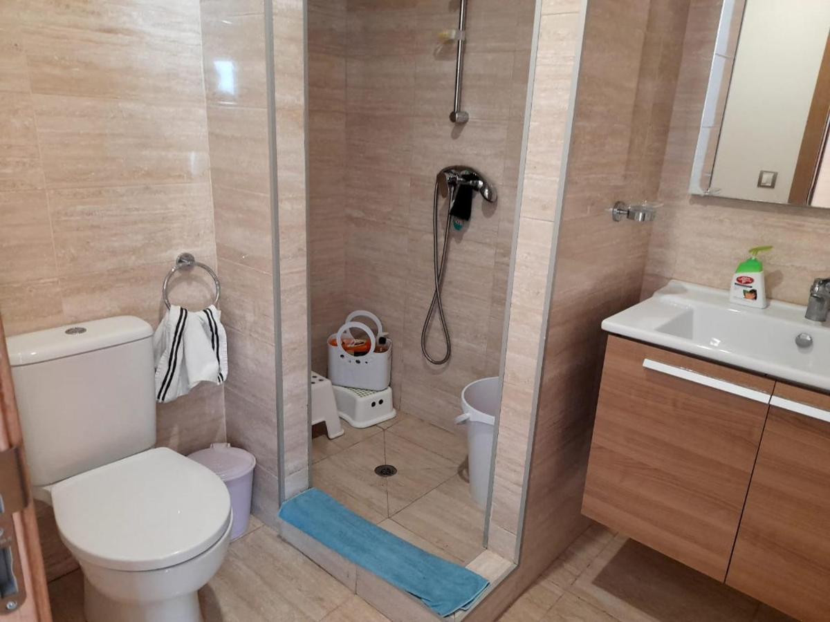Vus Sur Mer Et Piscine Salé Luaran gambar